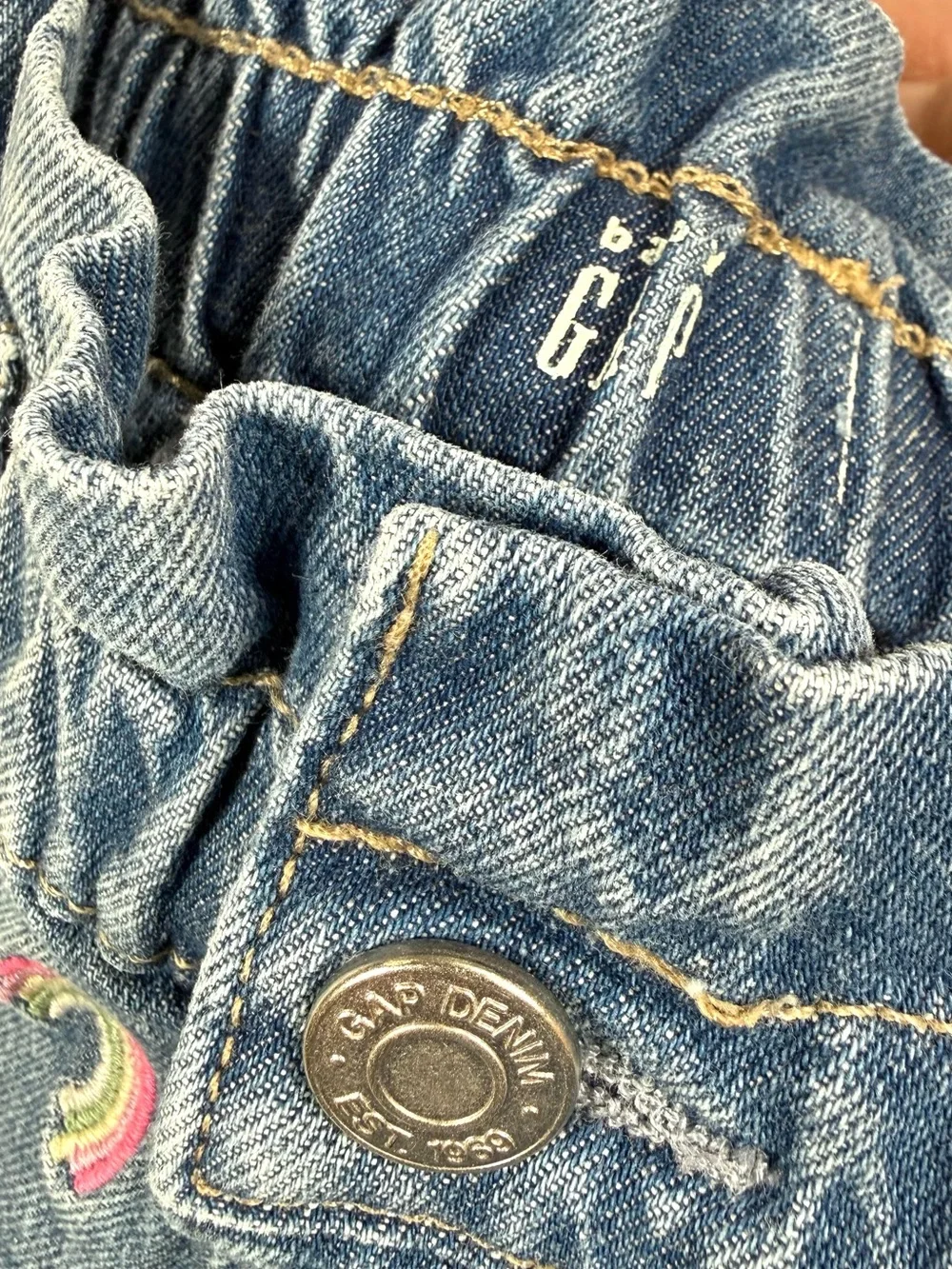 GAP Girls Rainbow Embroidered Denim Ruffle Shorts 5 Like Mom Kidcore Retro Boho